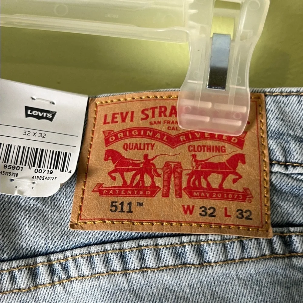 Levi's Men's Light Blue Ripped Skinny Jeans